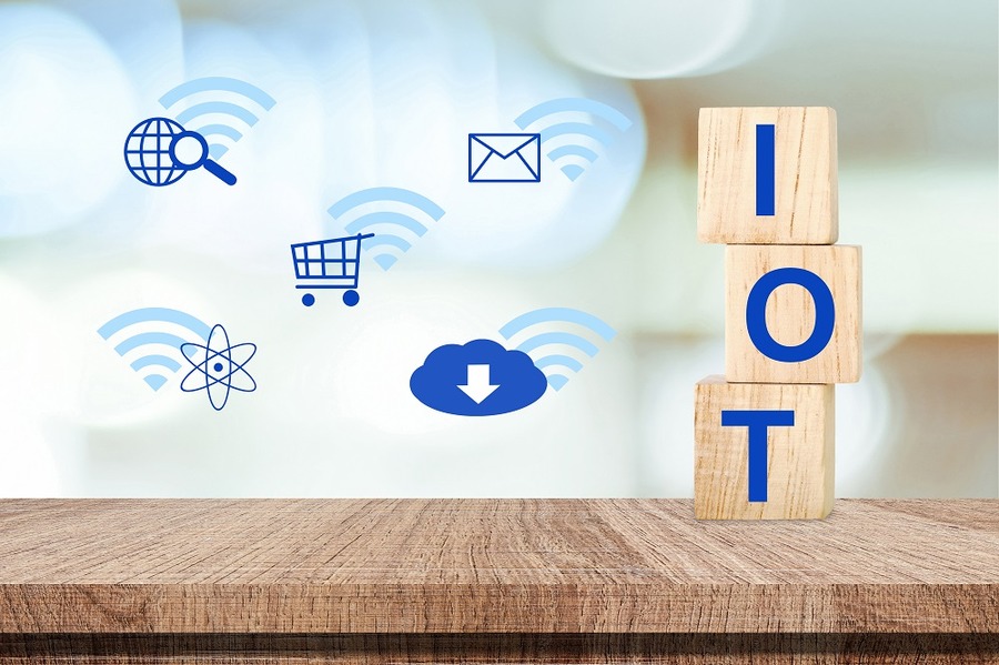 IoTとは、インターネットに繋がっているたくさんのモノを統合的に制御するシステム