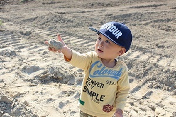 今日は何しよう……子供の夏休みにお金を使わず遊ぶアイデア