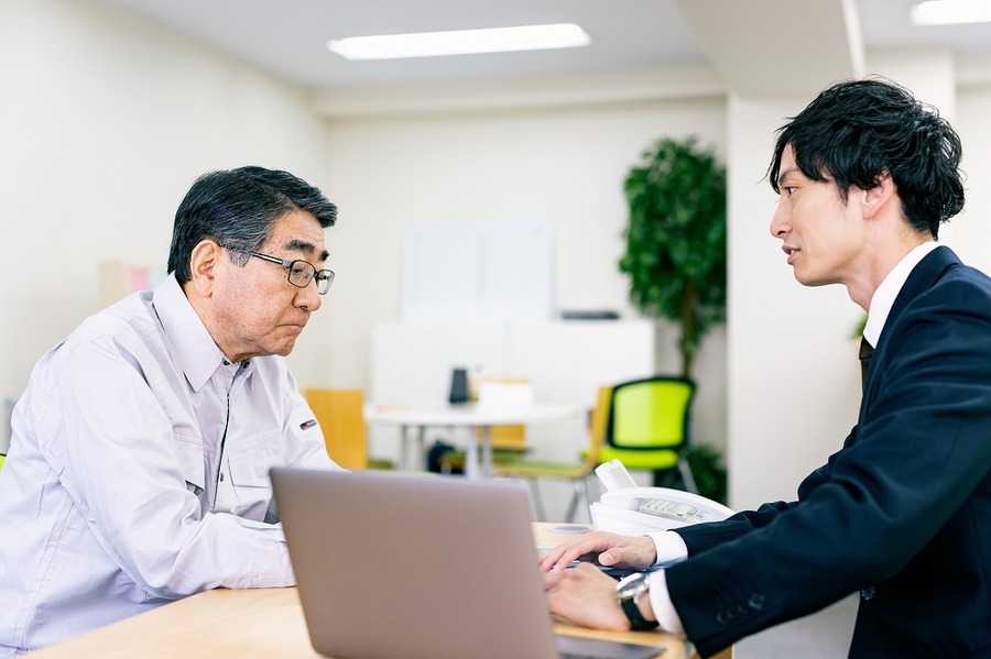 税務署が対応している様子