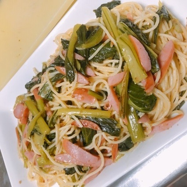 2日目は、小松菜の煮物をパスタランチとして食卓に