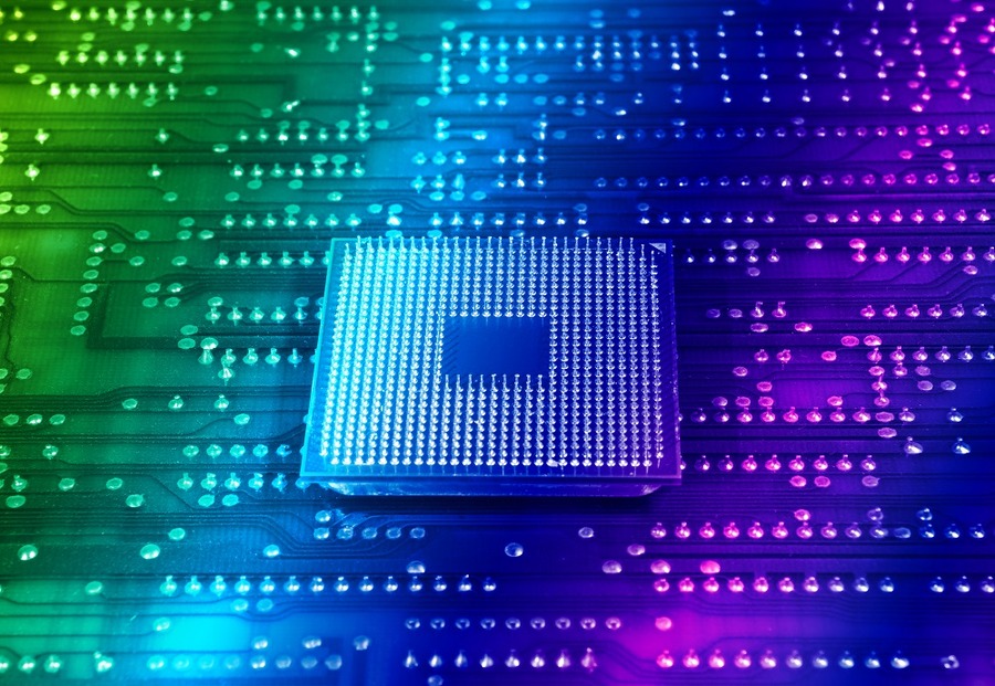 ハイテク株を中心に株価は急上昇
