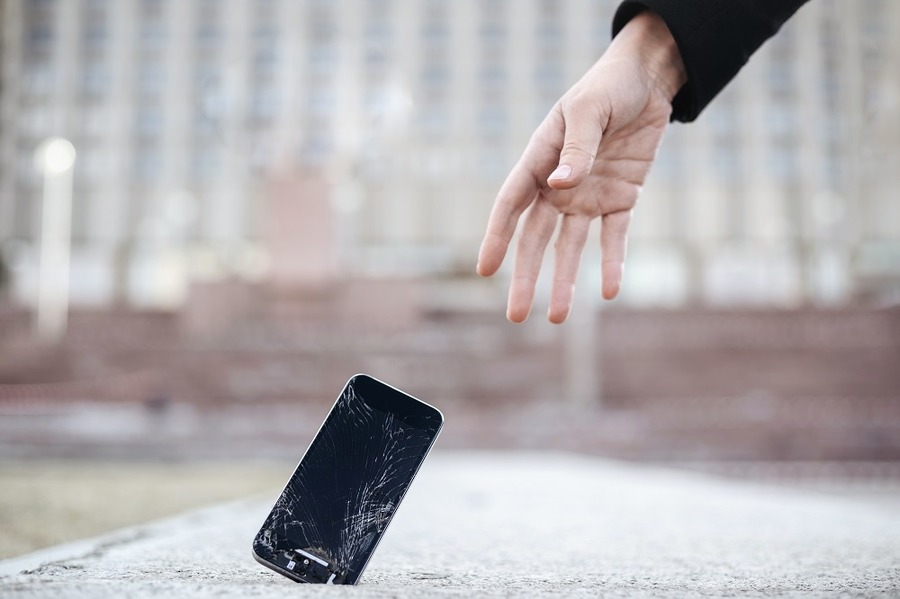 スマホを落としただけなのに