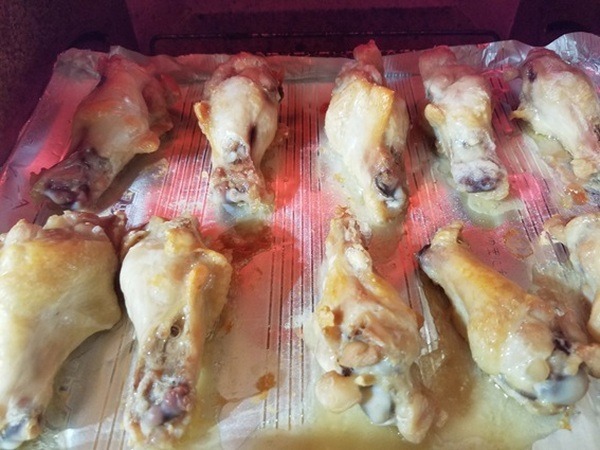食材をホイルの上に乗せ、焼き時間を設定