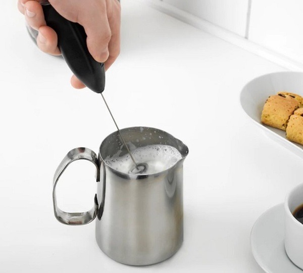 イケアのミルク泡だて器