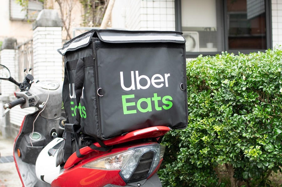 デリバリーには割引やクーポンを利用