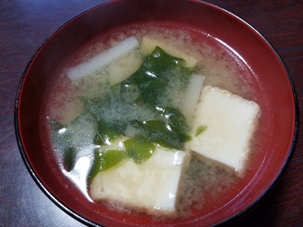 厚揚げと大根の味噌汁