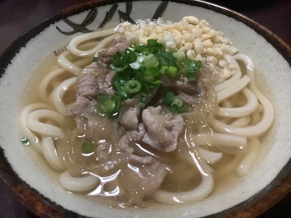 豚コマと玉ねぎのうどん