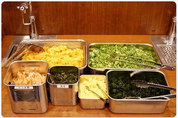 有楽町の丸亀製麺は無料トッピングが充実