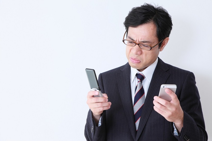 【ガラケー利用中の方向け】スマホに変えるべきかどうか判断する方法