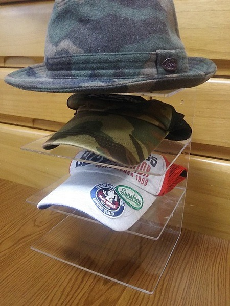 無印アクリル仕切りで防止収納棚