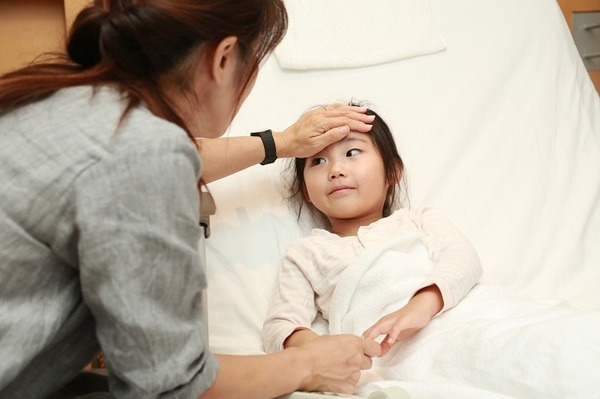 病気で入院している子ども