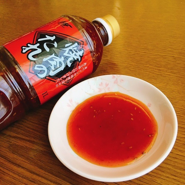 業スの焼肉のタレを小皿に出してみたところ