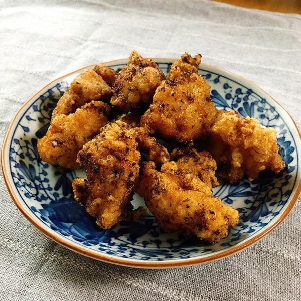 業スのタレで下味をつけた鶏の唐揚げ