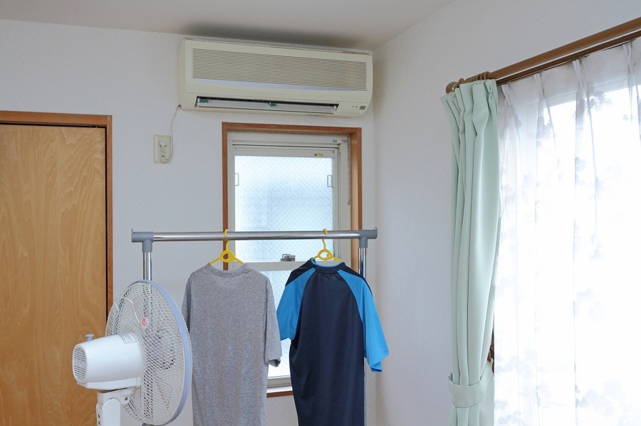 風通しのいいところで部屋干し