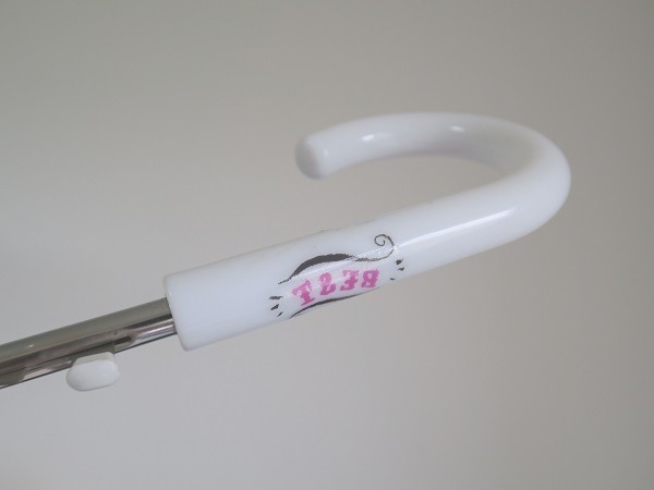 持ち手にもシールを貼る