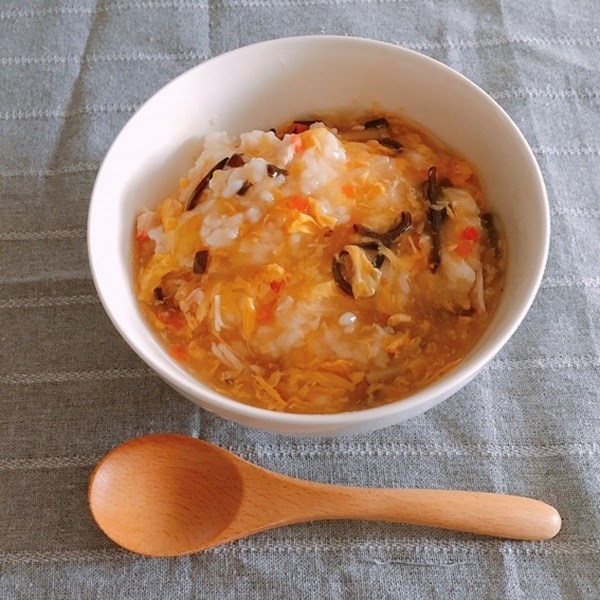 蟹あんかけ丼盛り付けたところ