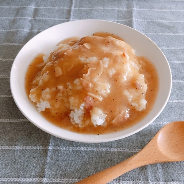 スタミナ丼盛り付けたところ