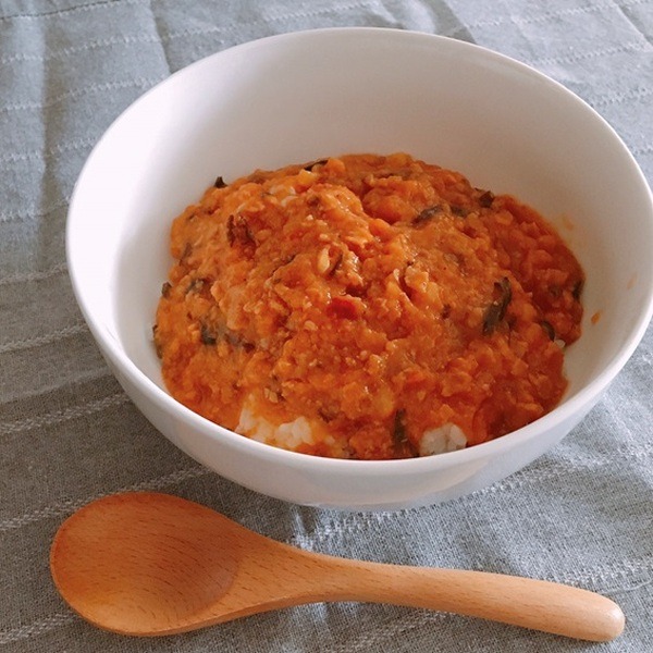 担々丼盛り付けたところ