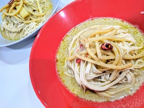業スのそうめんでヌードルカレー
