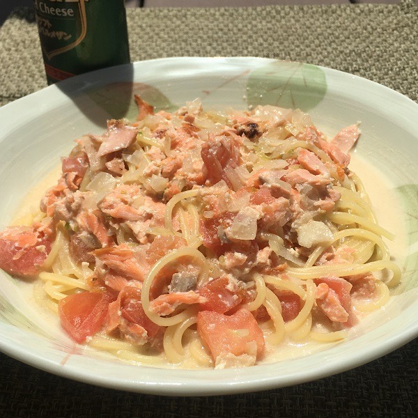  サーモントマトクリームパスタ
