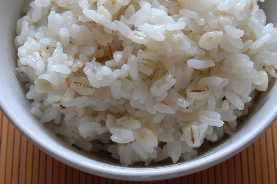 押し麦で食物繊維たっぷり麦ご飯