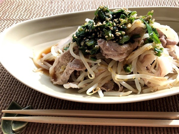 豚肉ともやしの旨味ニラダレ