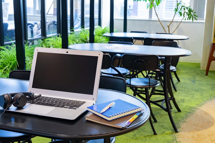 移転する場合は意外とコストと時間が発生する