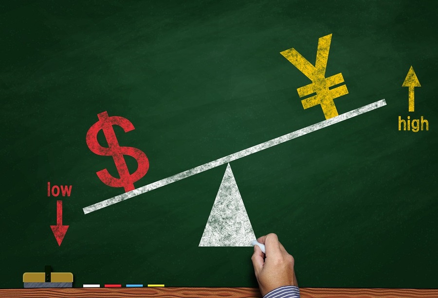 金融緩和が円高に影響している