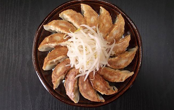 本場の餃子をお得に食べる