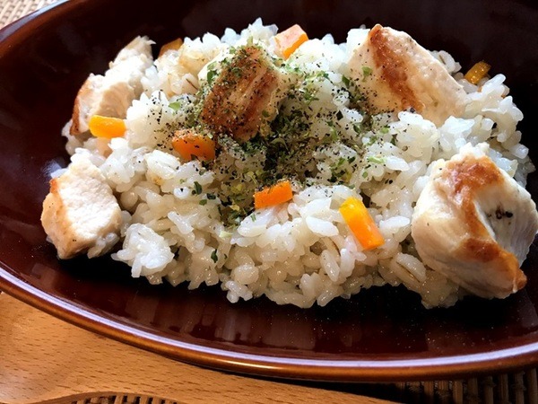 「簡単チキンピラフ」