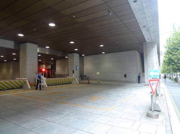 ものものしい警備