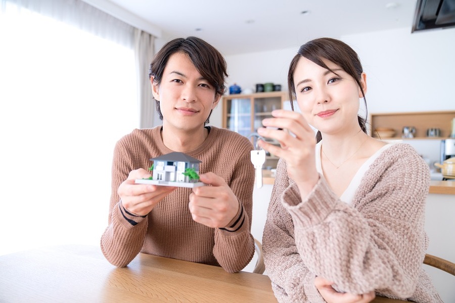 貯金0円の夫婦がはじめた