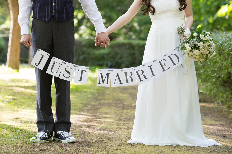 幸せな結婚式を