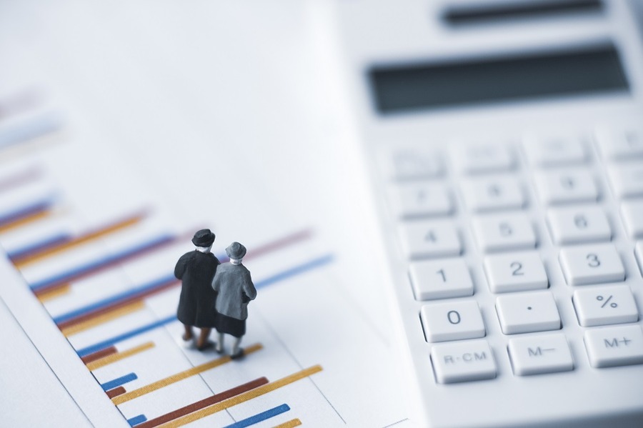 少ない年金額の年金生活者を支援