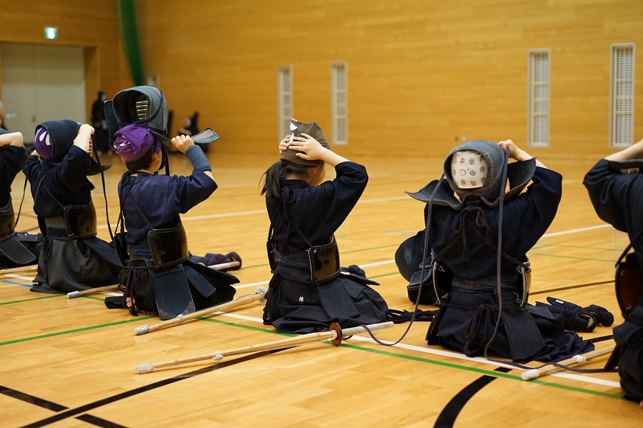 剣道を習い礼儀を学ぶ