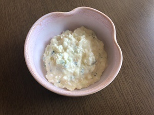ダイソーのハンドル野菜カッターでタルタルソースを作る