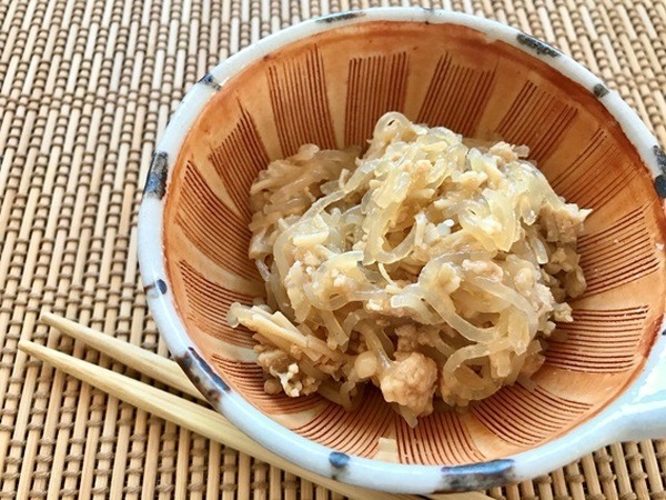 エノキと白滝の中華風そぼろ炒め