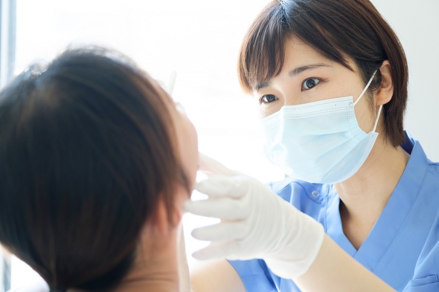 保険内容と手術内容の確認をする