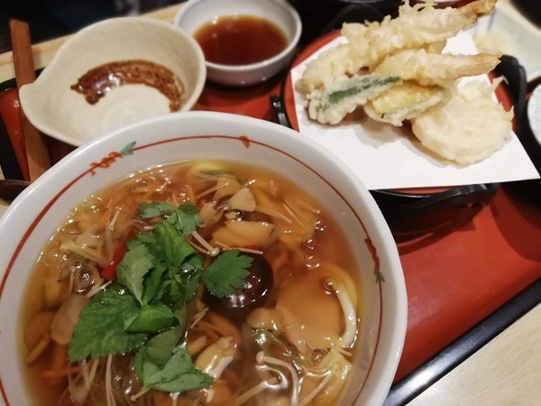 サガミで注文したあんかけきのこそば