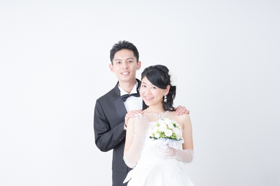 結婚資金はいくら必要？　結婚式や新婚旅行に必要な金額まとめ