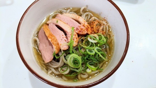 おせち用の合鴨ロースの端の部分を入れて作る