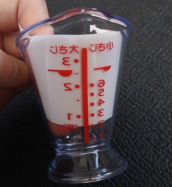 ダイソーの計量カップ