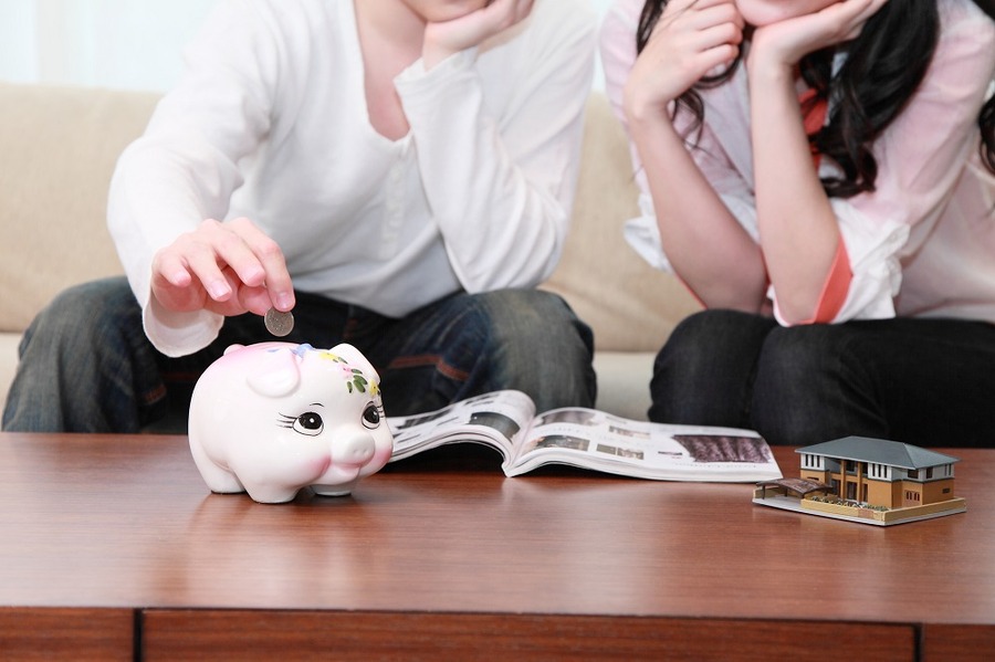 結婚資金を効率よく貯める方法　「初めての共同作業」成功させるには