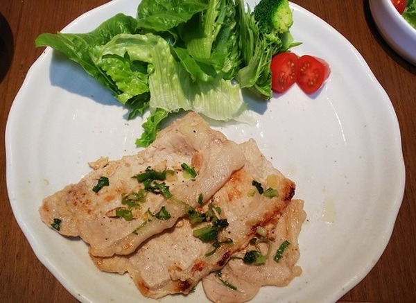 豚ローススライスのネギ塩焼き