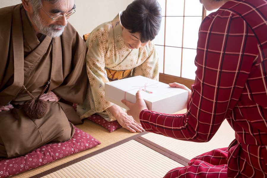 お歳暮はクレジットカードでもっとお得に贈る