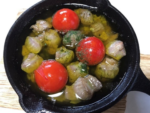 砂ずりのアヒージョ