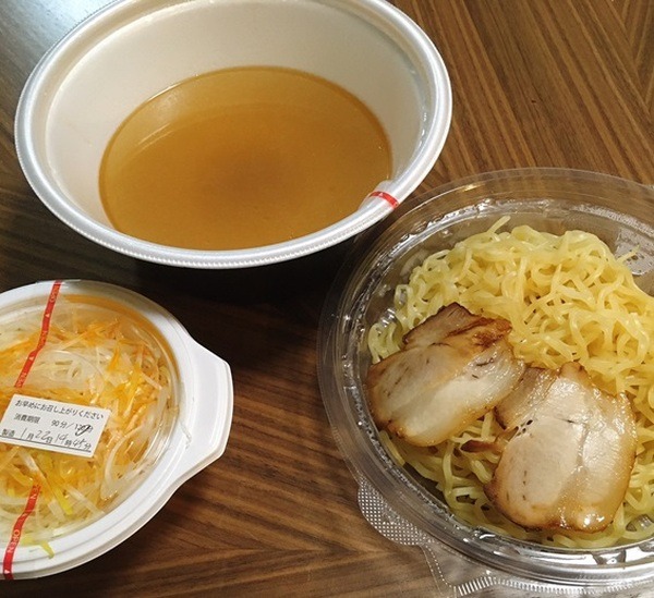 麺と汁がわけてあります