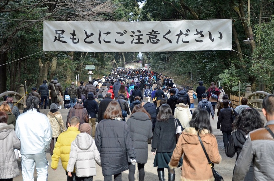 初詣はクレカや電子マネーで確かな「ご利益」を