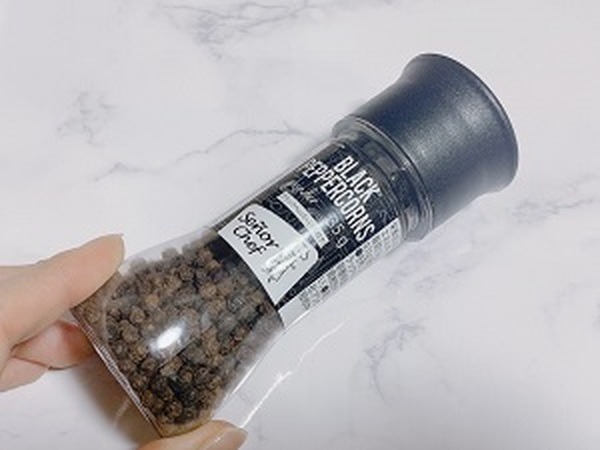 ブラックペッパー（ミル付き）