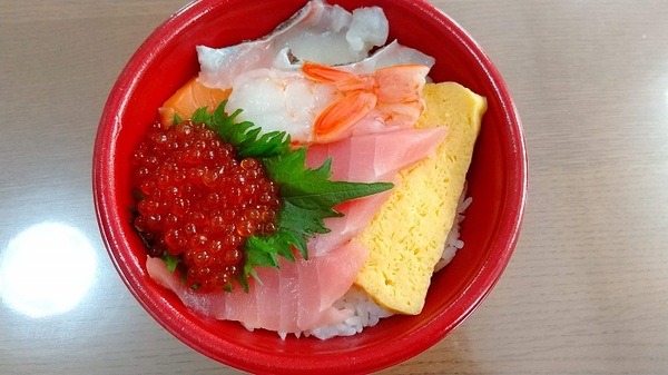 はま寿司持ち帰りの5種海鮮丼